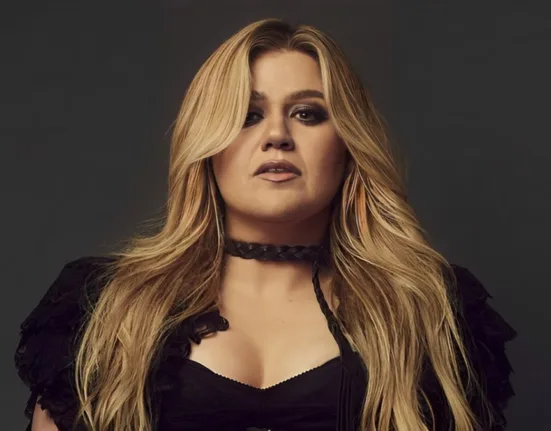 Kelly Clarkson Releases 2 Tracks